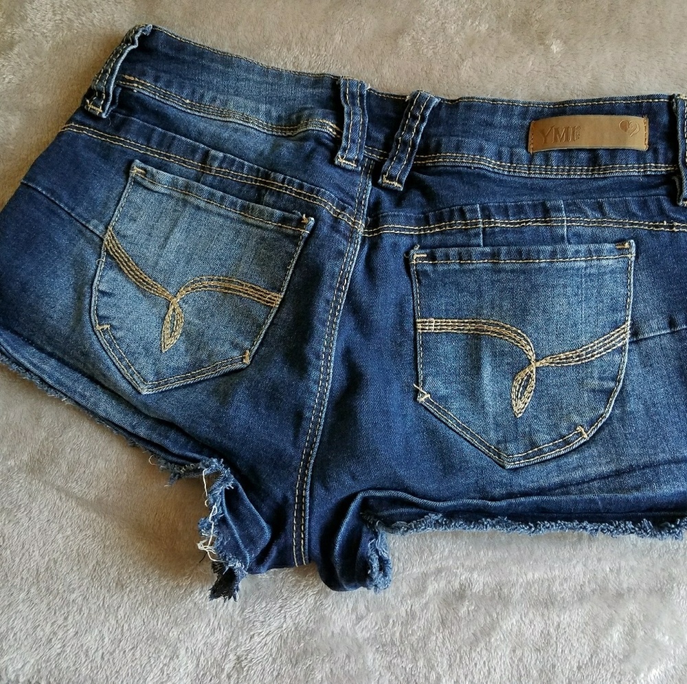 Size 3 YMI Wanna Better Butt shorts